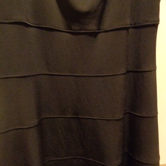 LBD by Collection shapely black basic dress with cool top - Picture 4 of 4